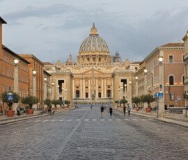 Walking to St Peters Basilica